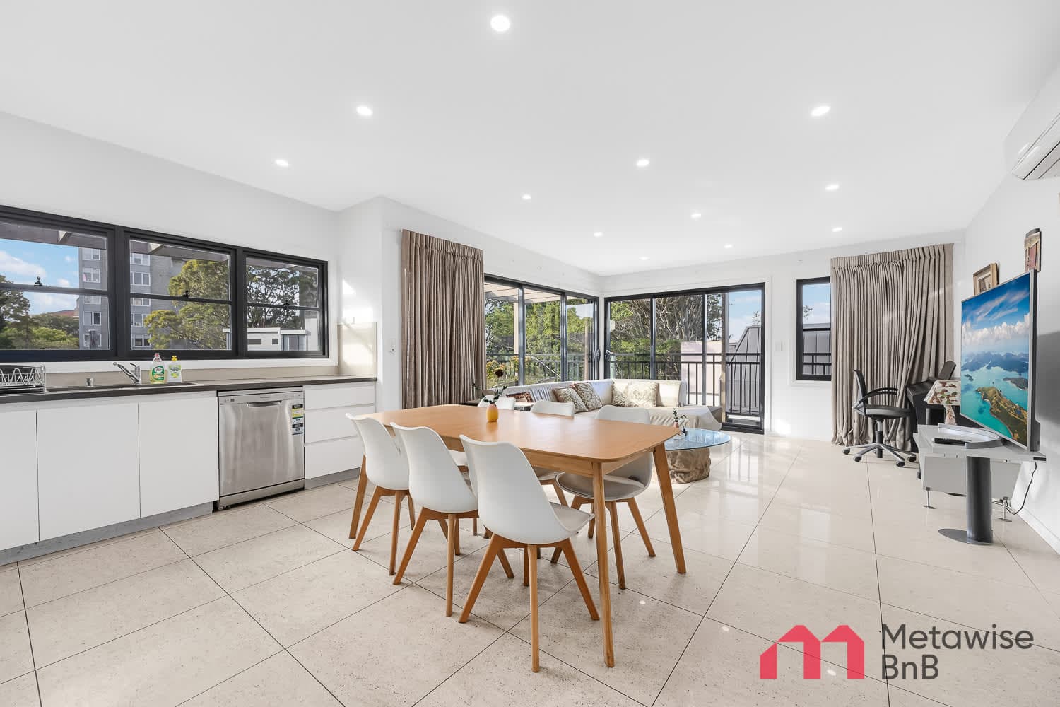 Furnished 2 Bedroom Apartment in Bondi Junction
