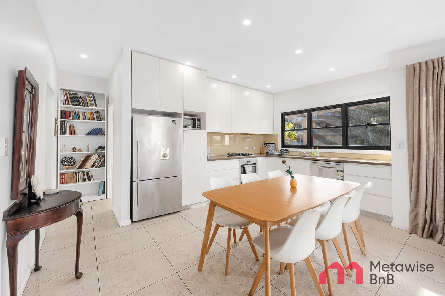 Furnished 2 Bedroom Apartment in Bondi Junction