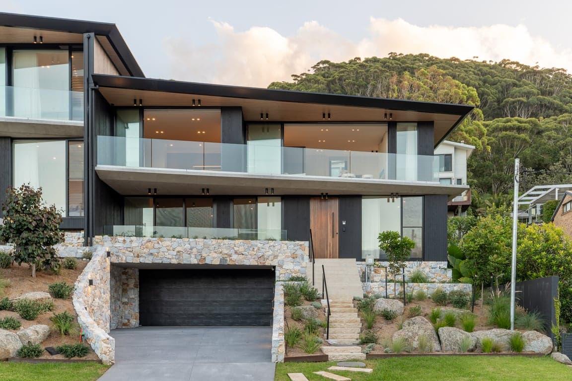 Furnished 4 Bedroom House in Stanwell Park