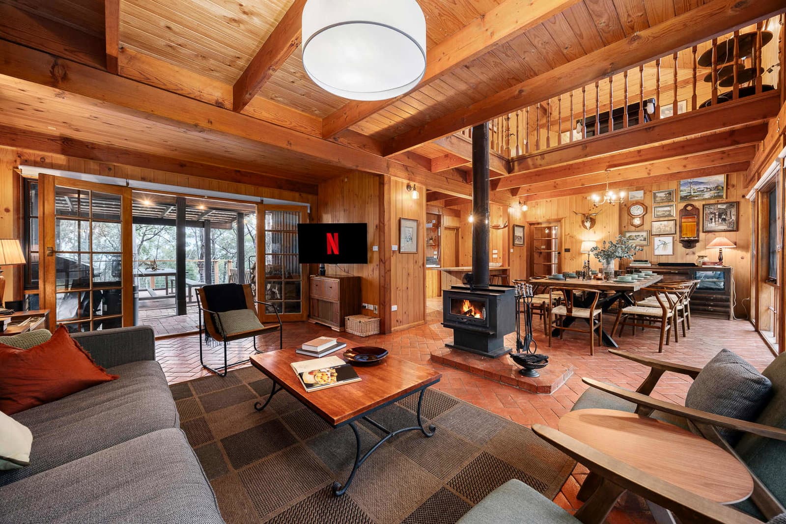Furnished 5 Bedroom House in Toolangi