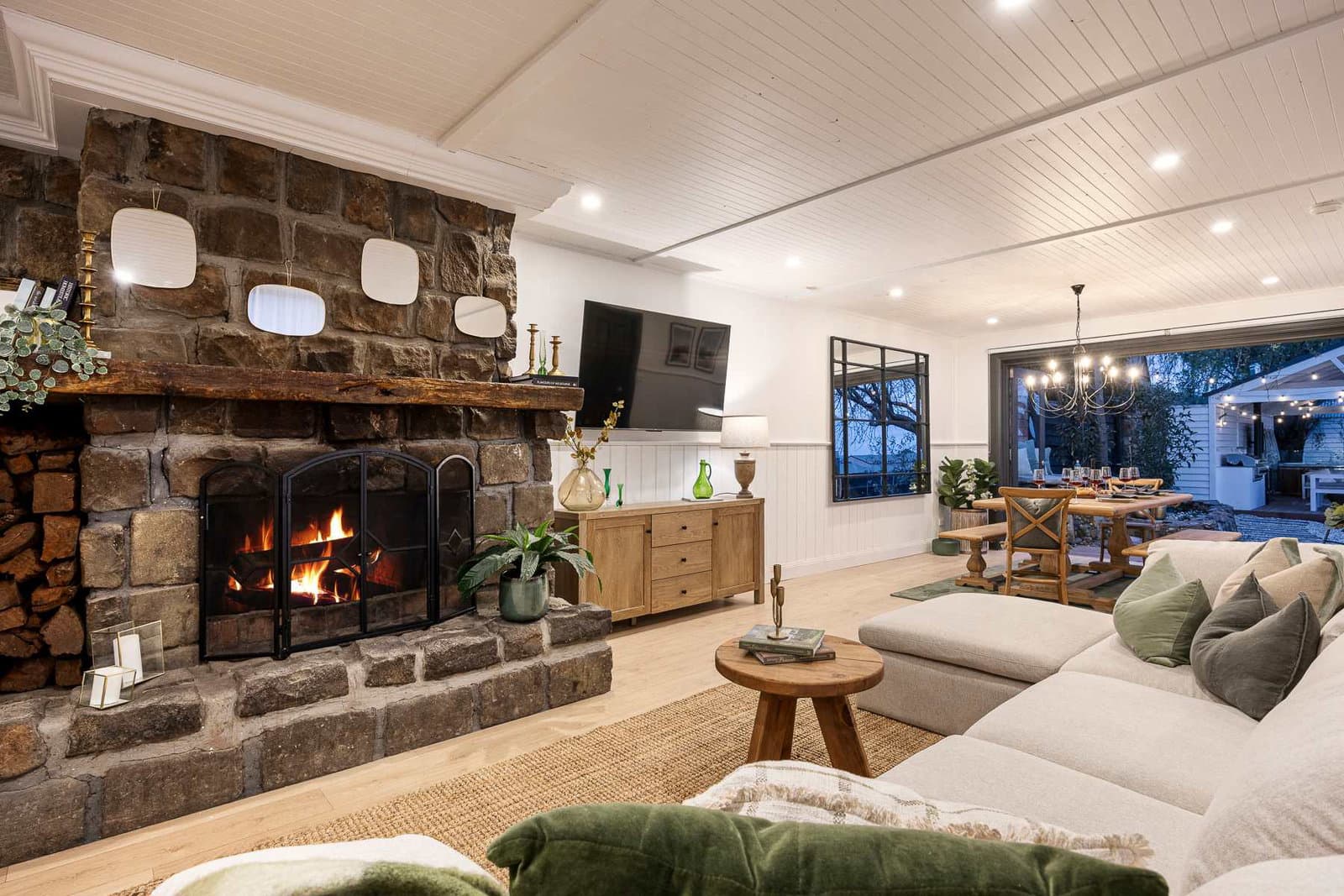Furnished 6 Bedroom House in Yarra Glen