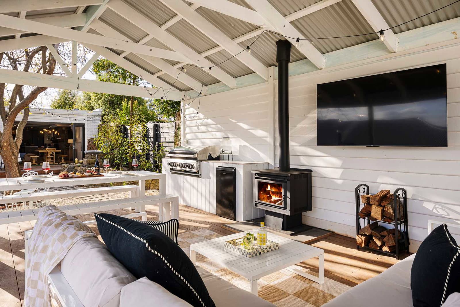 Furnished 6 Bedroom House in Yarra Glen