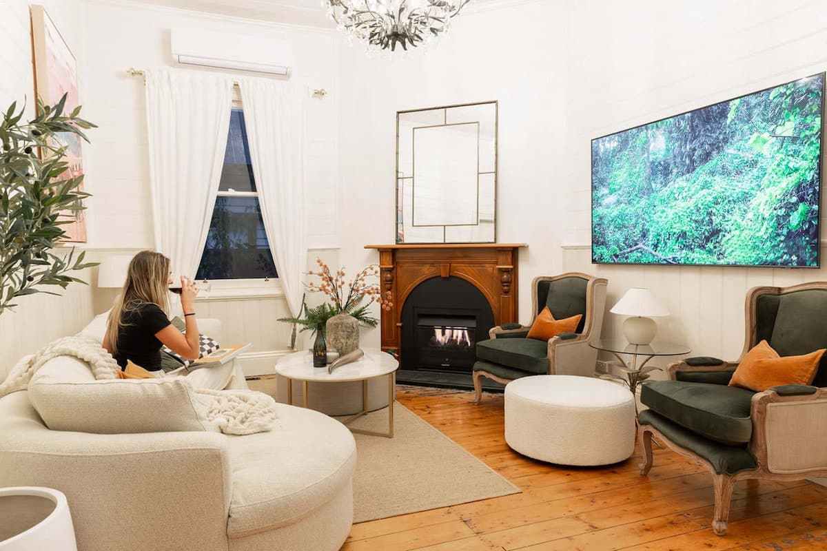 Furnished 6 Bedroom House in Yarra Glen