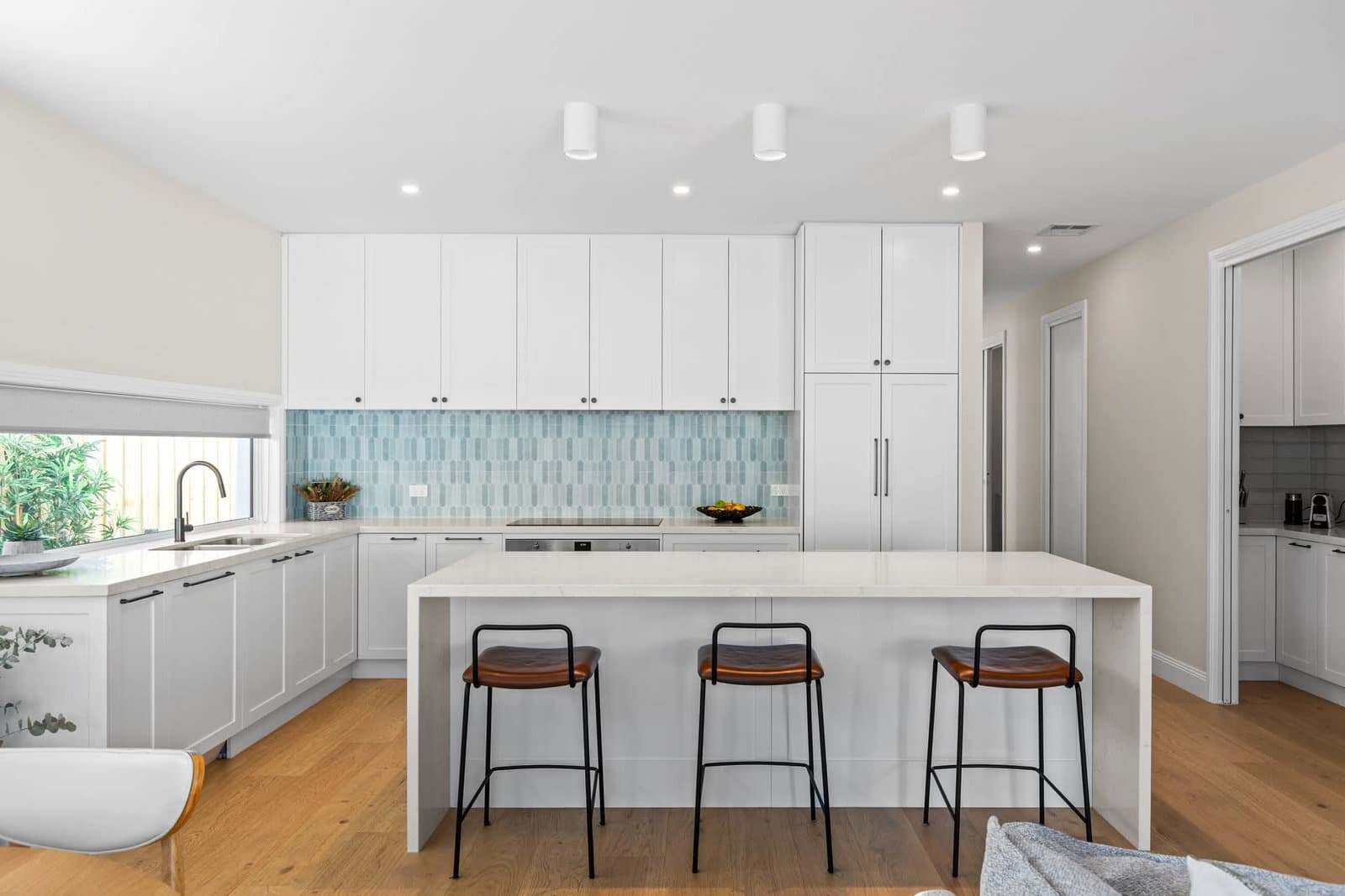Furnished 8 Bedroom Apartment in Rosebud