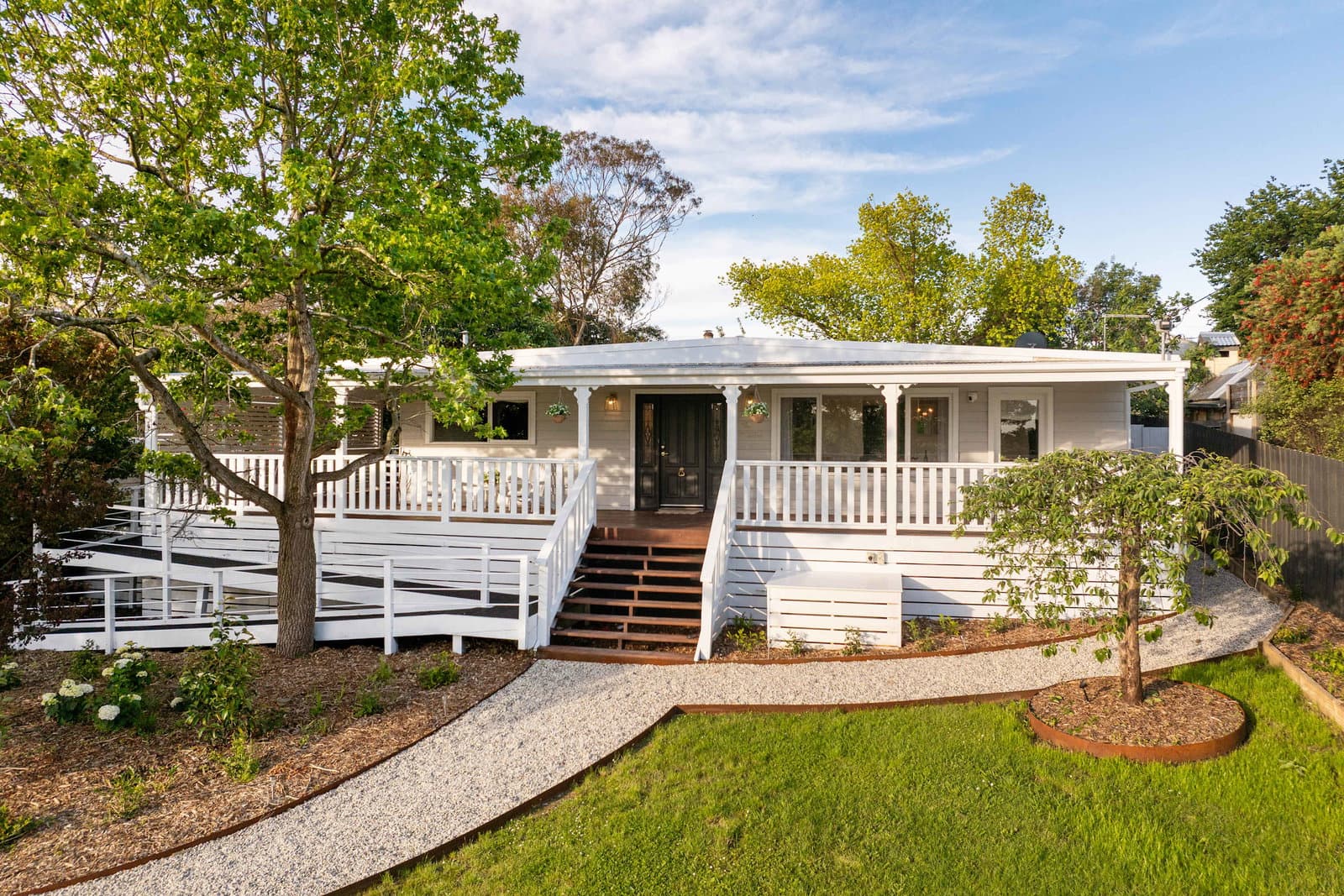 Furnished 6 Bedroom House in Yarra Glen