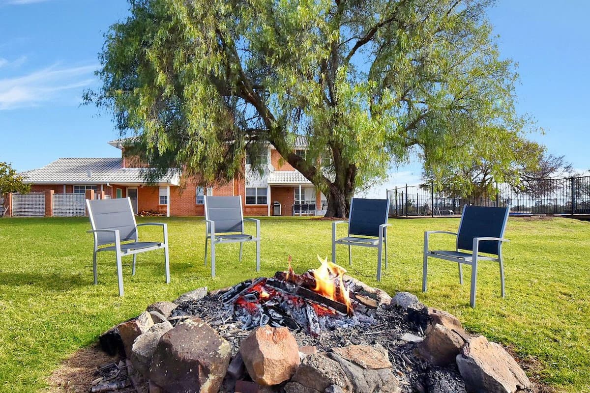 Furnished 5 Bedroom House in Pokolbin