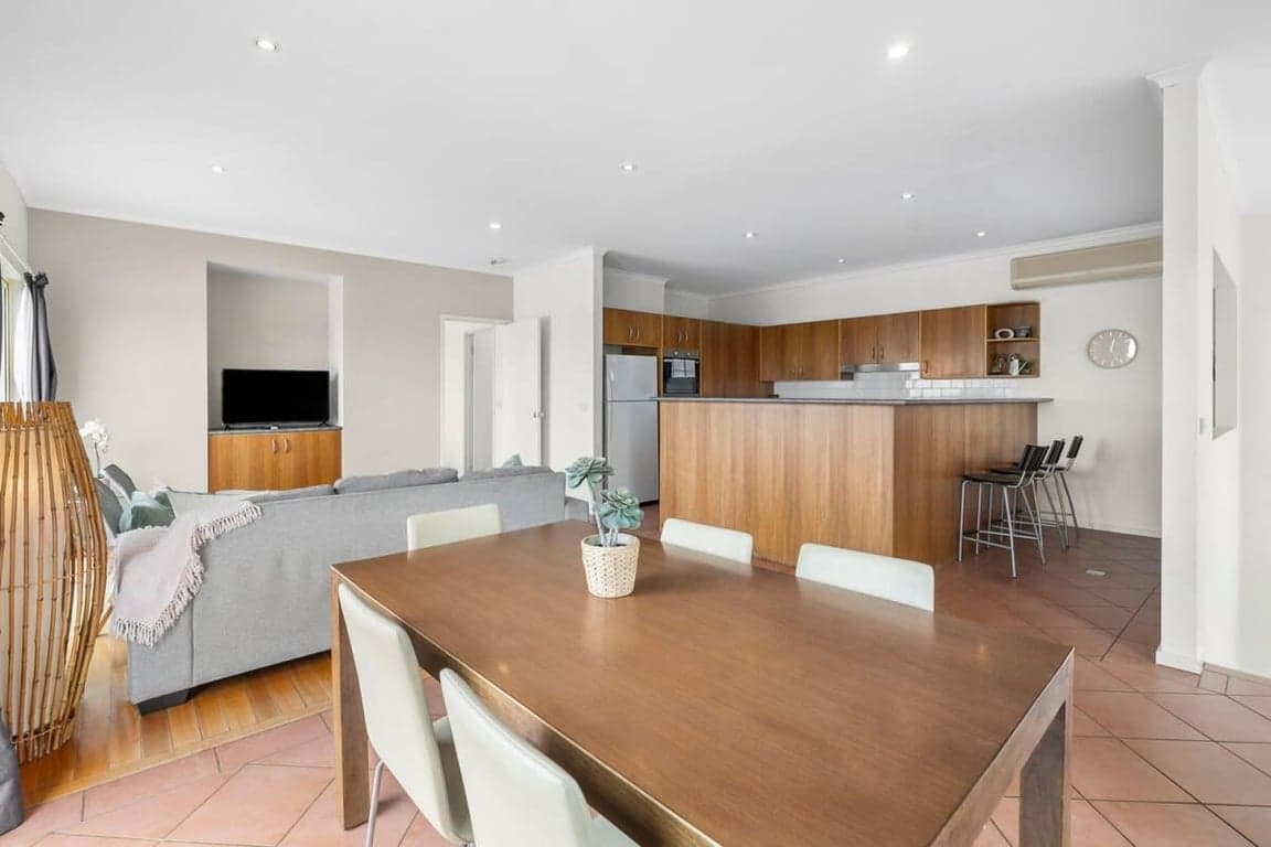 Furnished 4 Bedroom House in Torquay