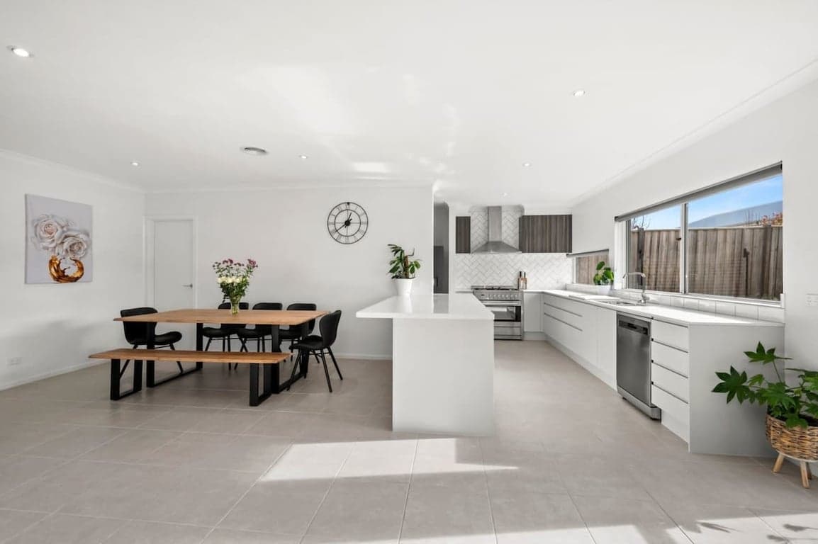 Furnished 4 Bedroom House in Torquay