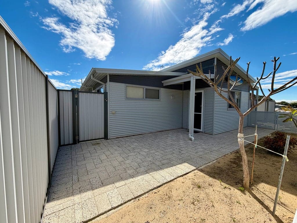 Furnished 3 Bedroom House in Preston Beach