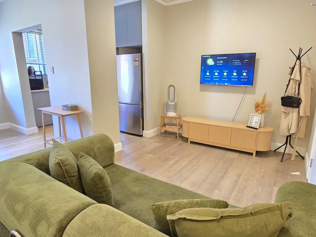 Furnished 1 Bedroom Apartment in Bronte