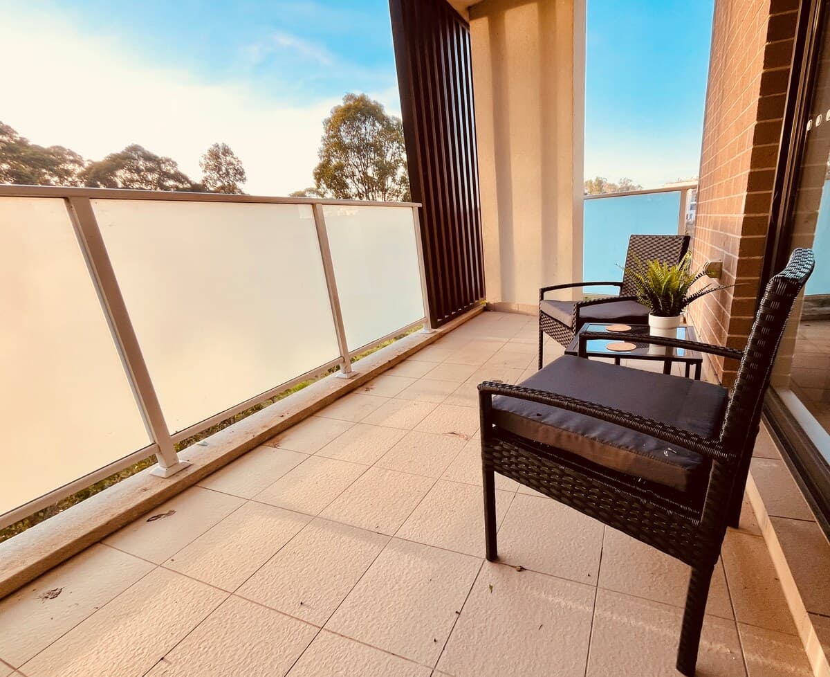 Furnished 1 Bedroom Apartment in Box Hill