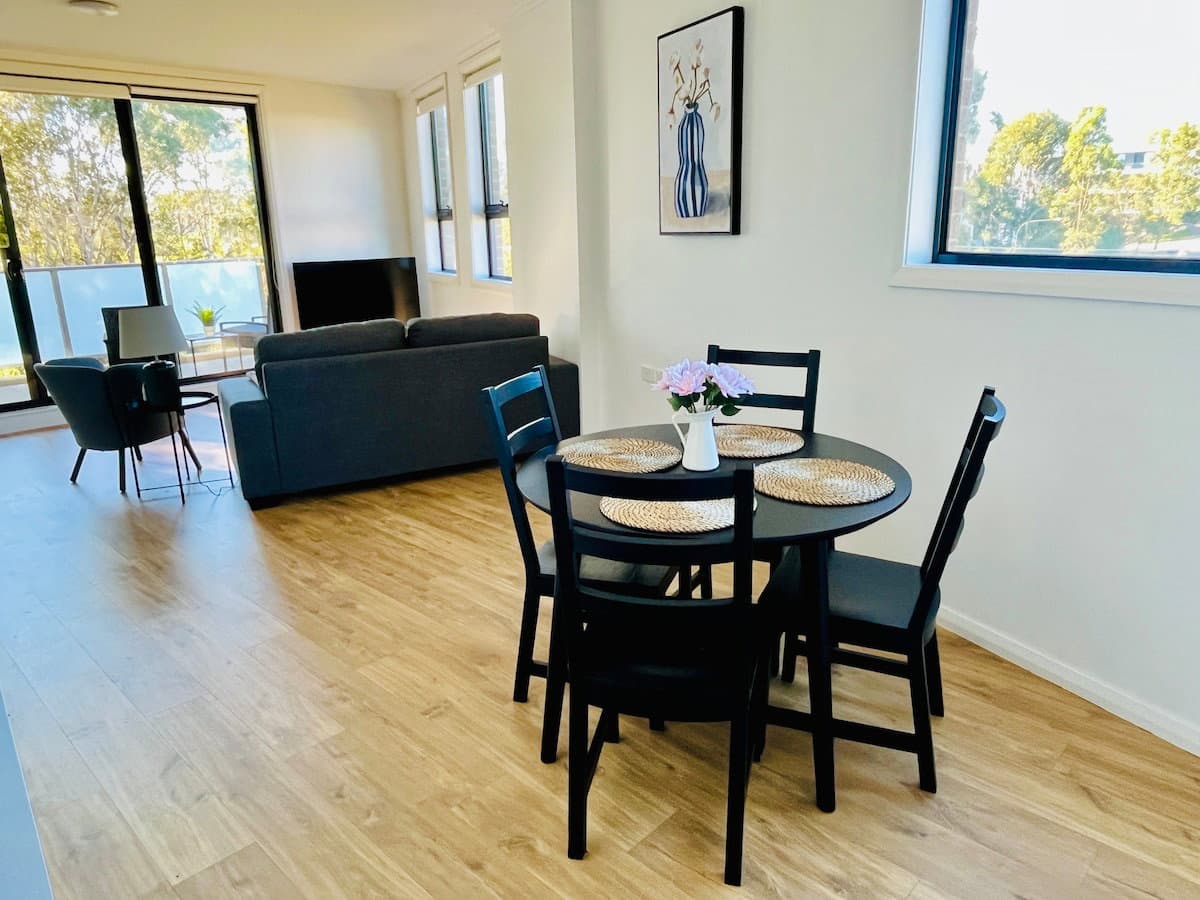 Furnished 1 Bedroom Apartment in Box Hill