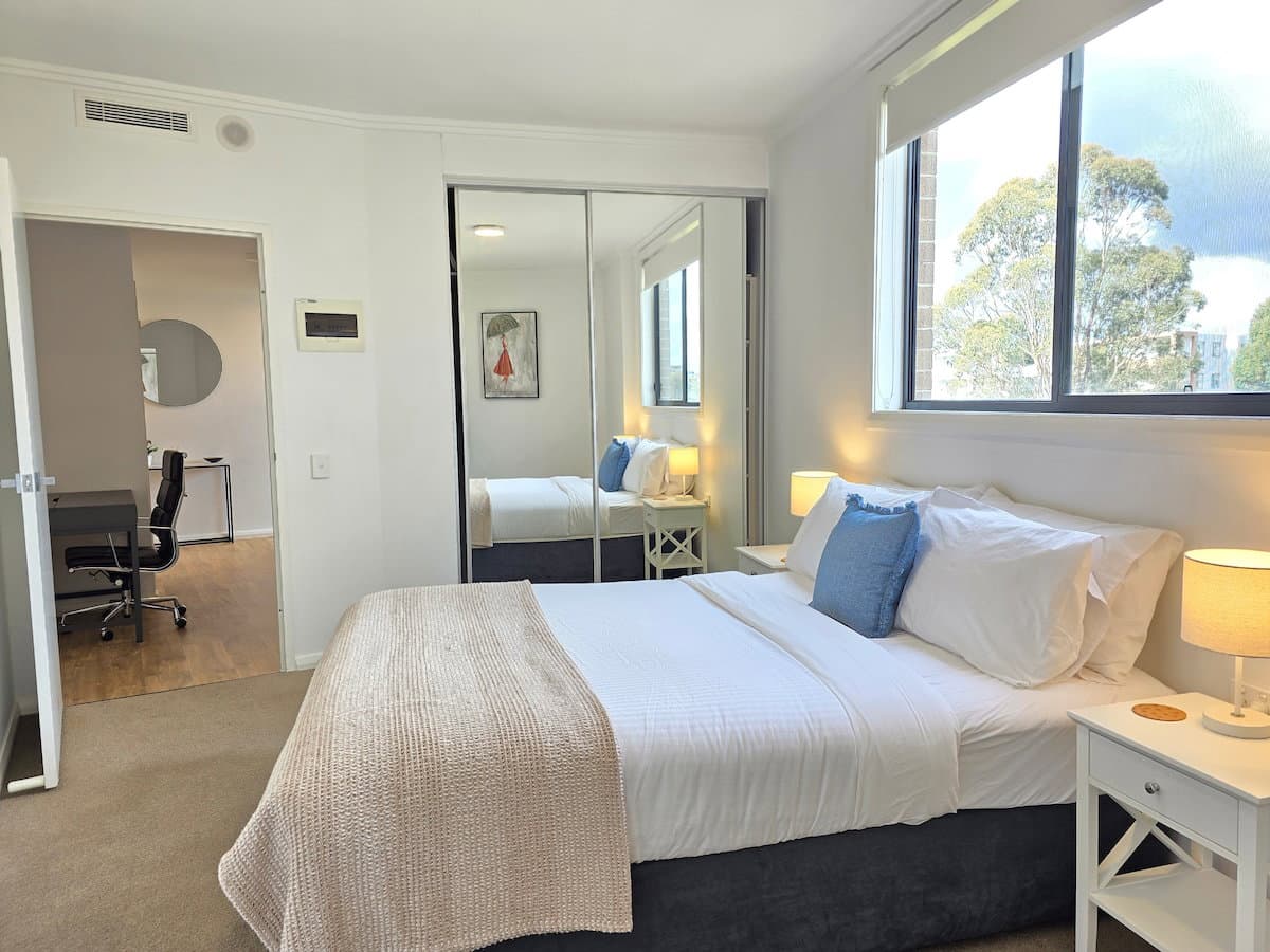 Furnished 1 Bedroom Apartment in Box Hill