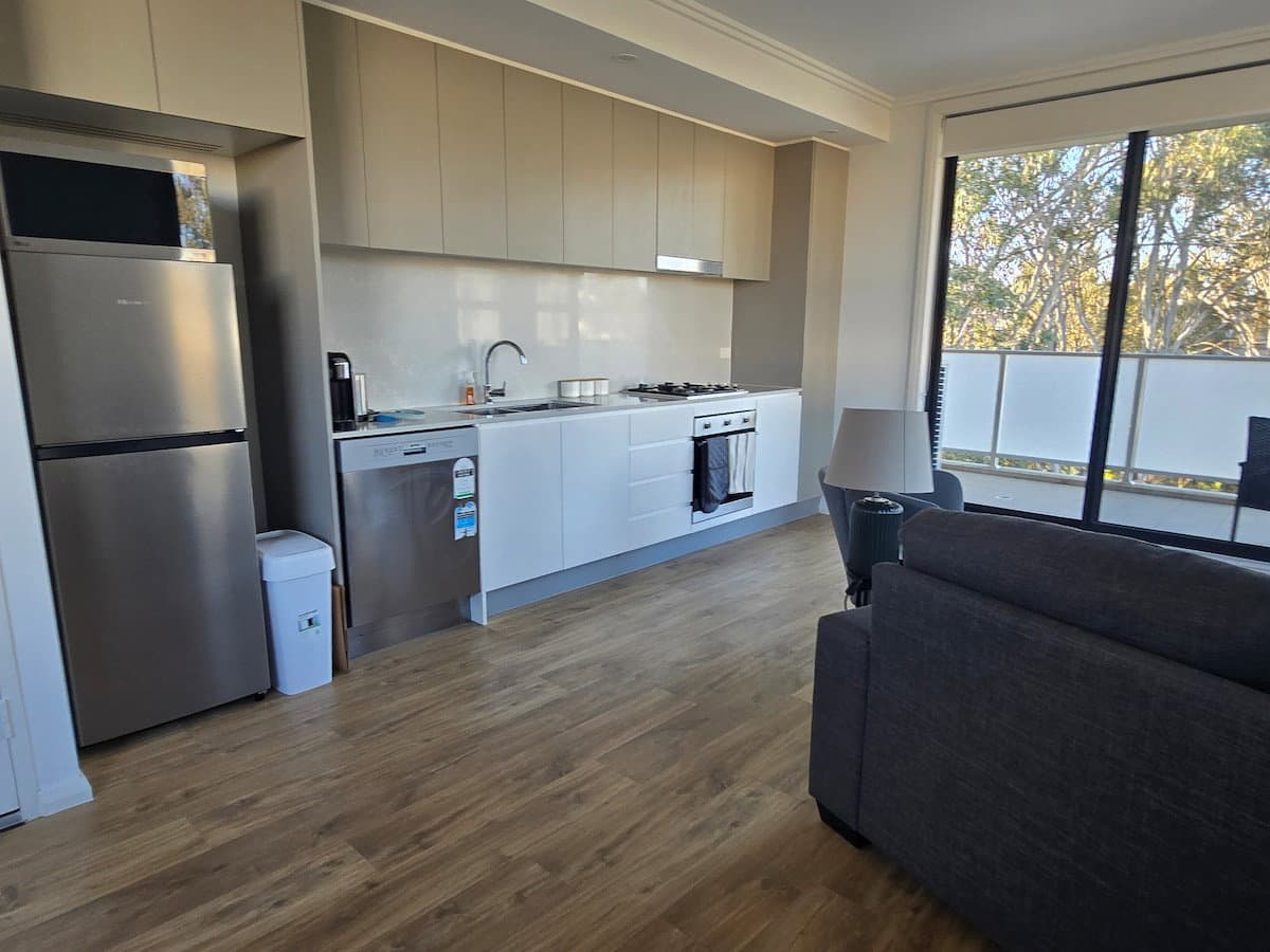 Furnished 1 Bedroom Apartment in Box Hill