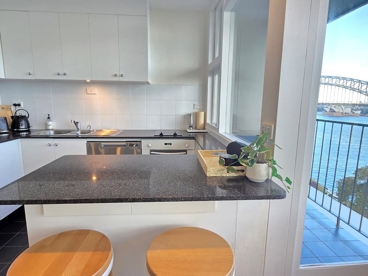 Furnished 1 Bedroom Rental in McMahons Point