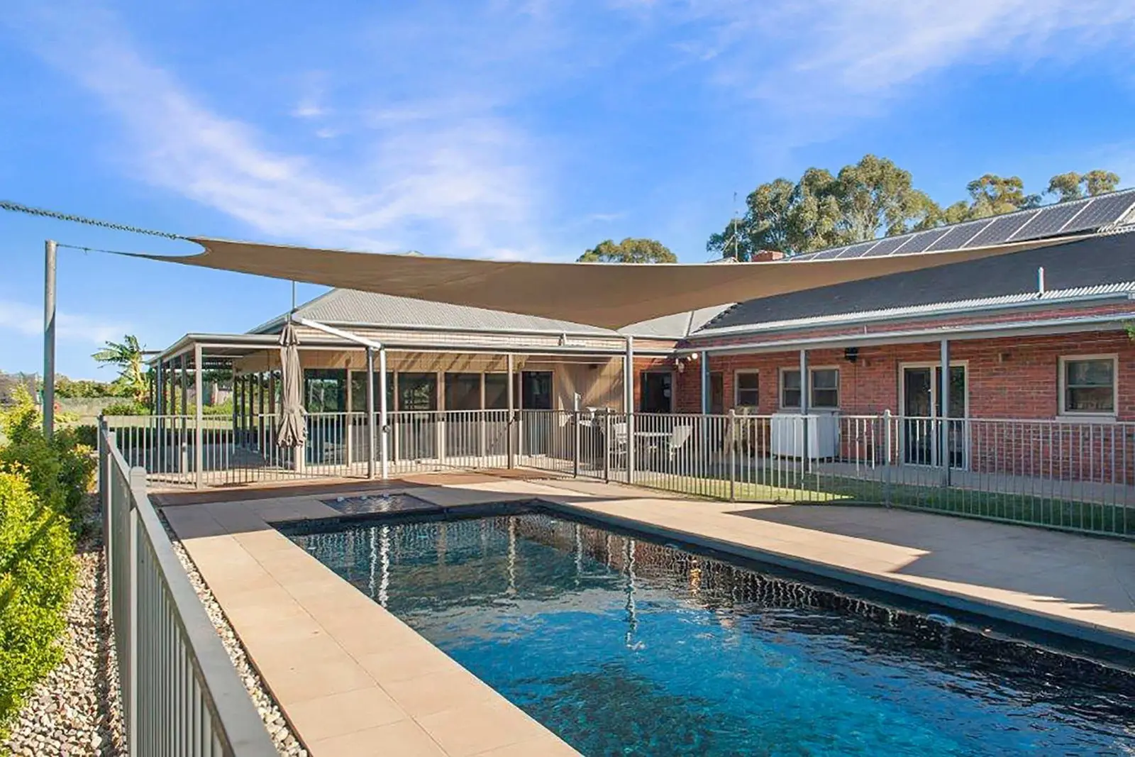 Furnished 5 Bedroom House in Moama