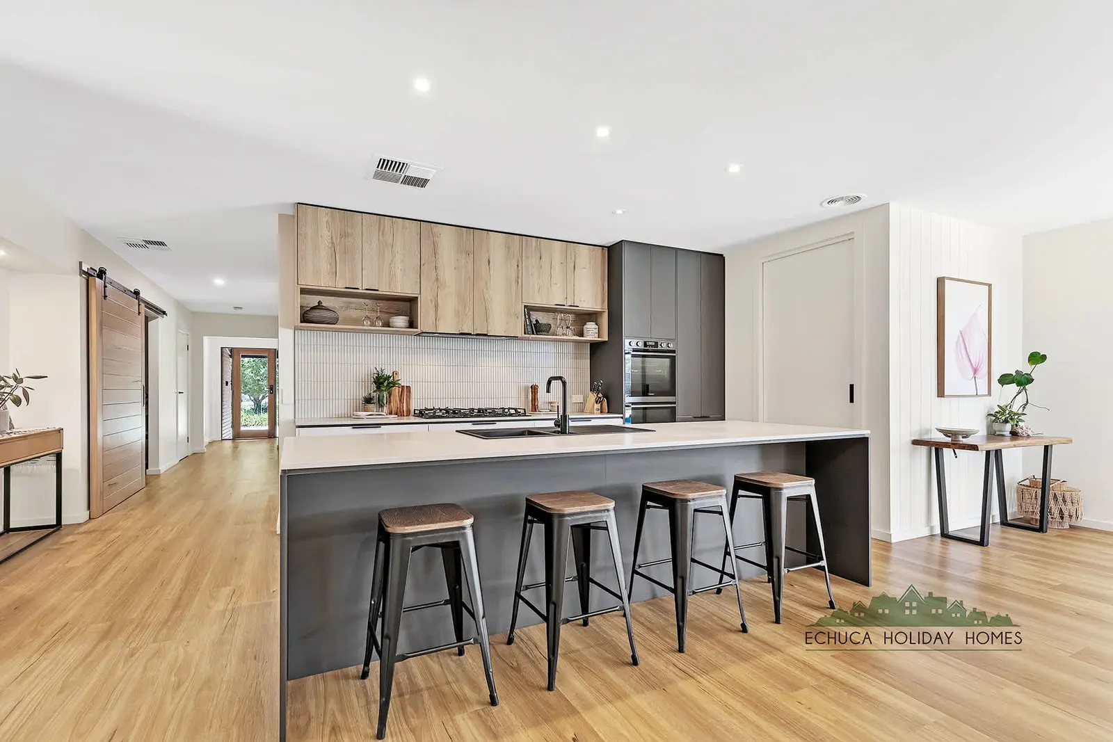 Furnished 5 Bedroom House in Moama