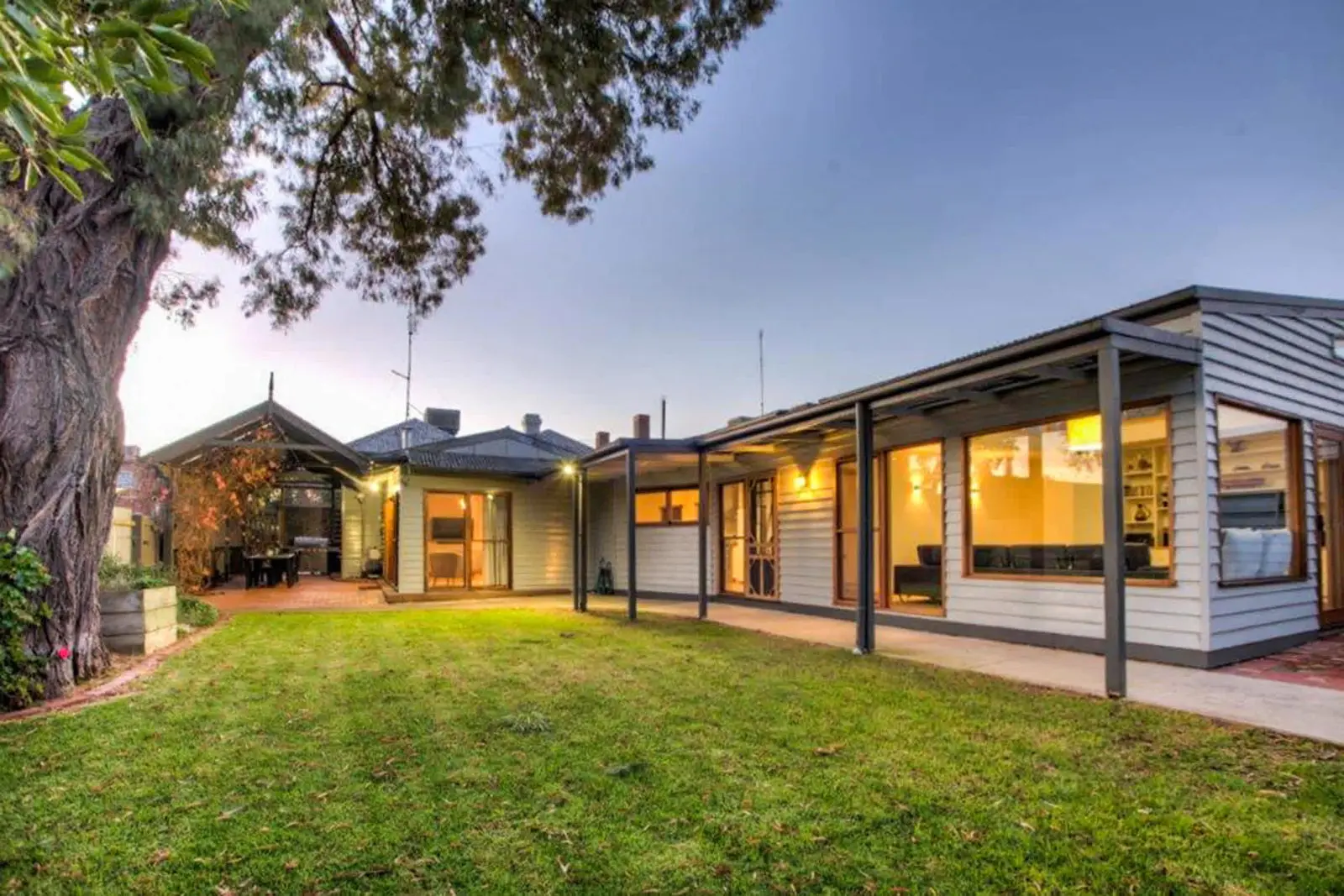 Furnished 4 Bedroom House in Echuca