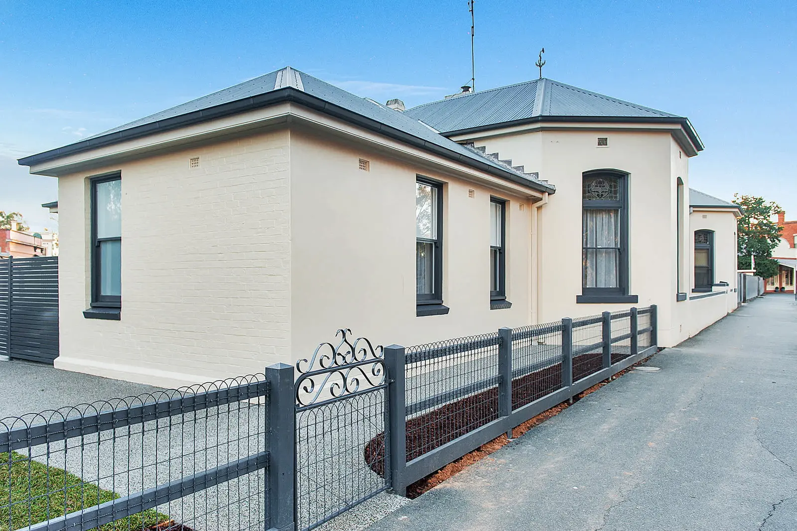 Furnished 3 Bedroom House in Echuca