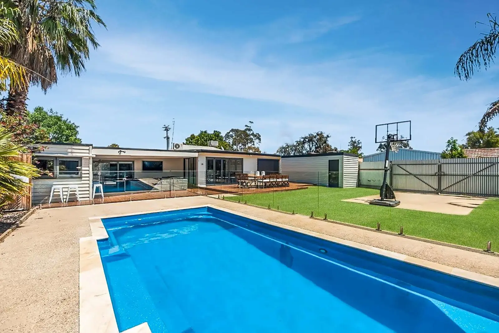 Furnished 5 Bedroom House in Moama