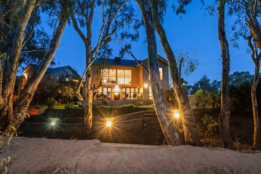 Furnished 4 Bedroom House in Echuca