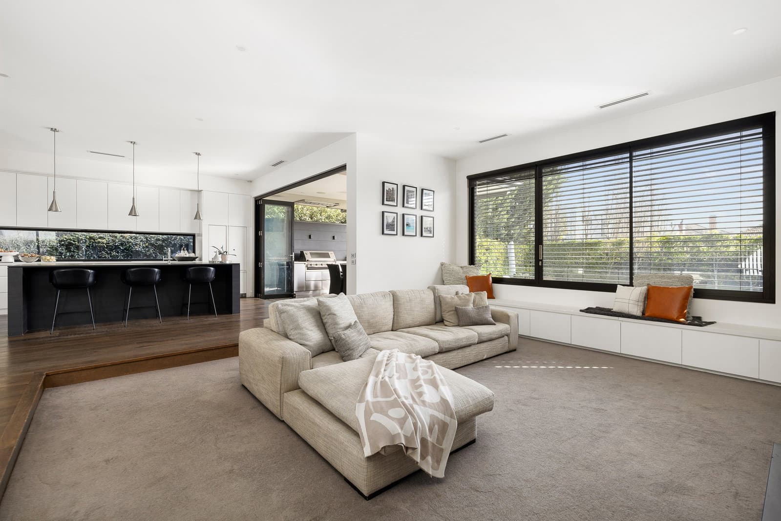 Furnished 5 Bedroom House in Brighton East