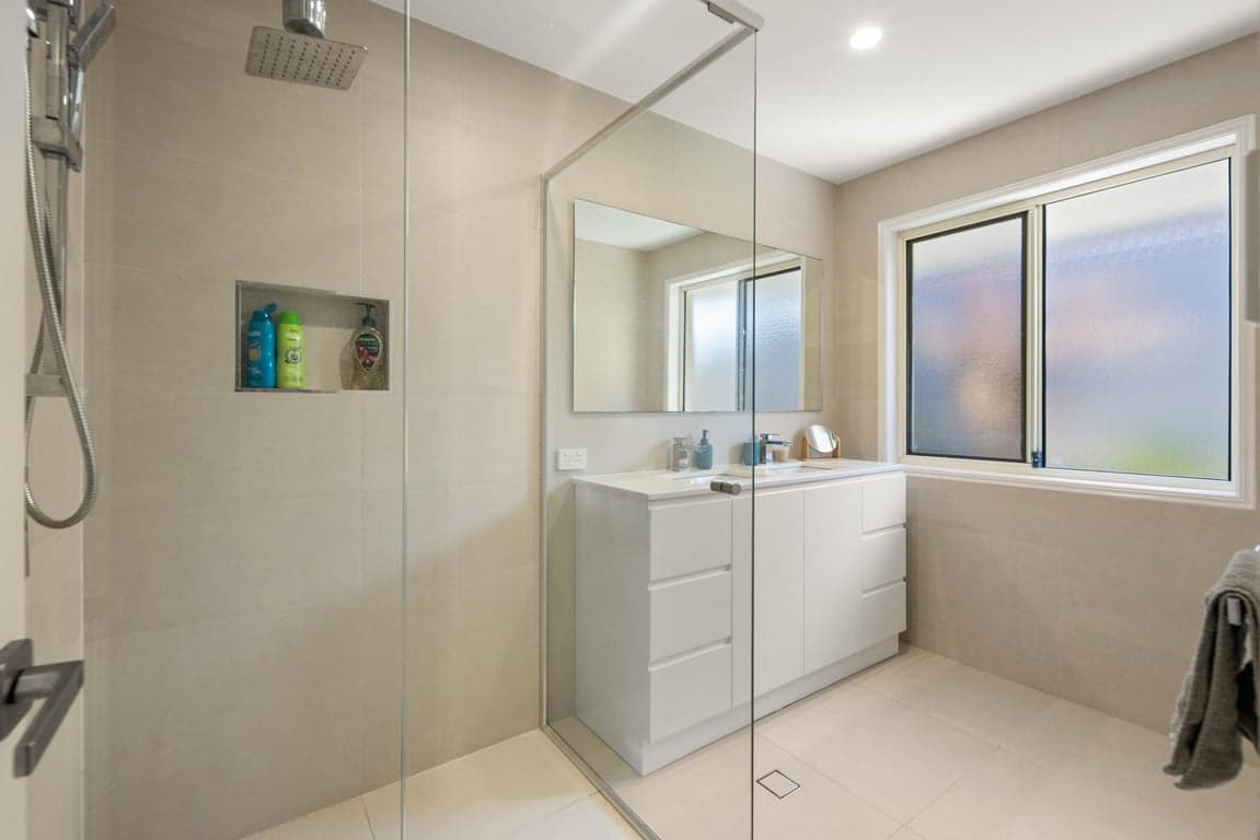 Furnished 4 Bedroom House in Mudgeeraba